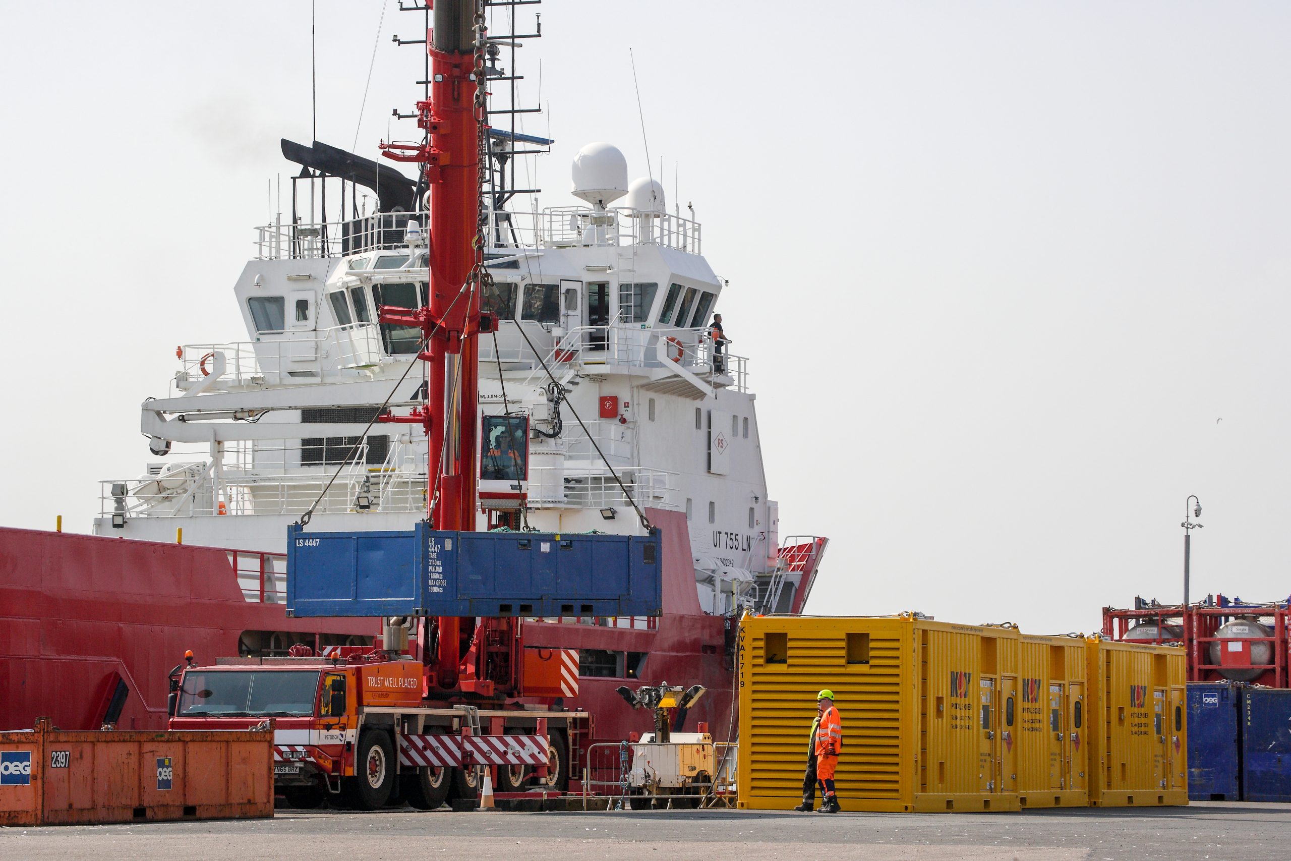 Quality and quantity control of cargo